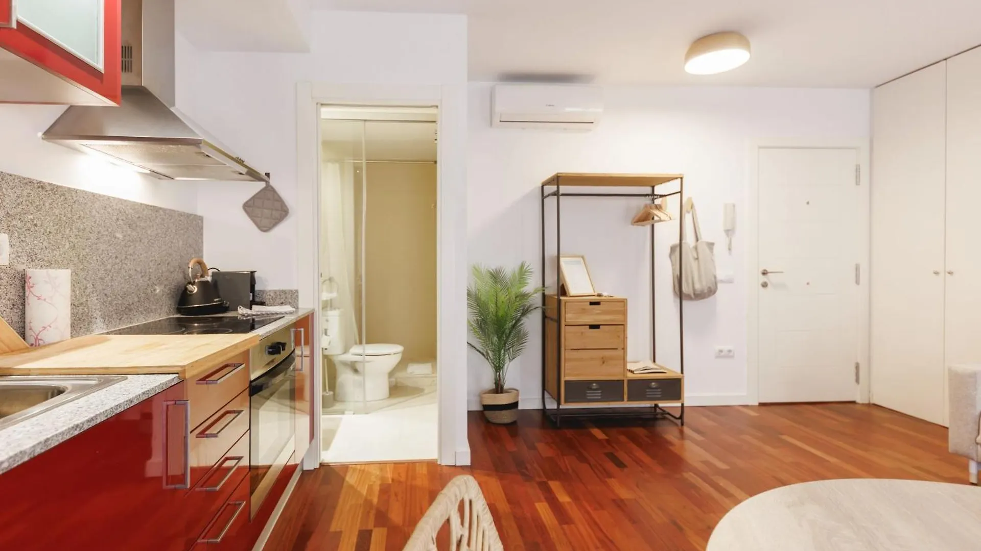 Bravissimo Placa Catalunya Studio, Monthly Apartment 지로나