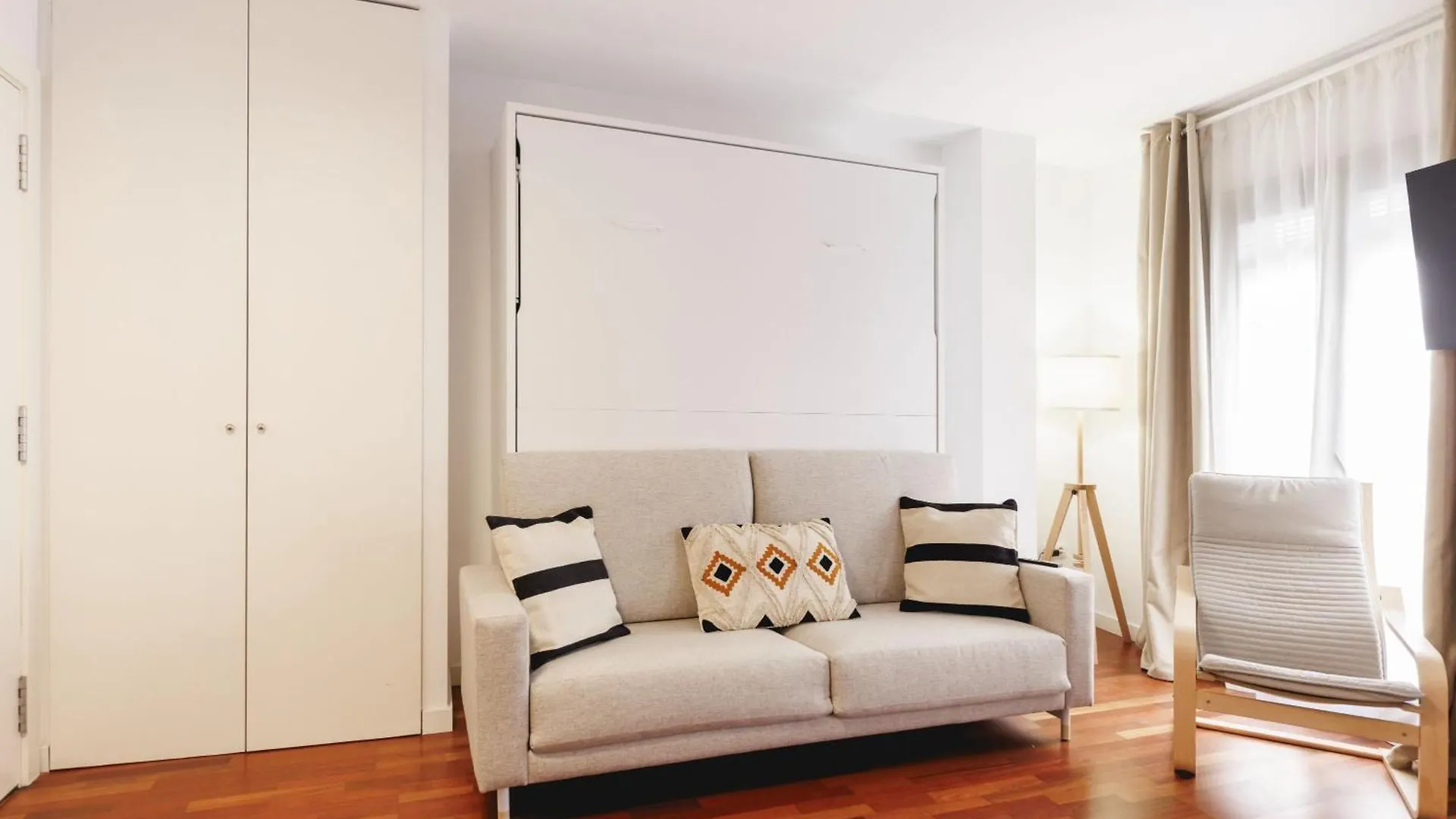 Bravissimo Placa Catalunya Studio, Monthly Apartment 지로나 스페인