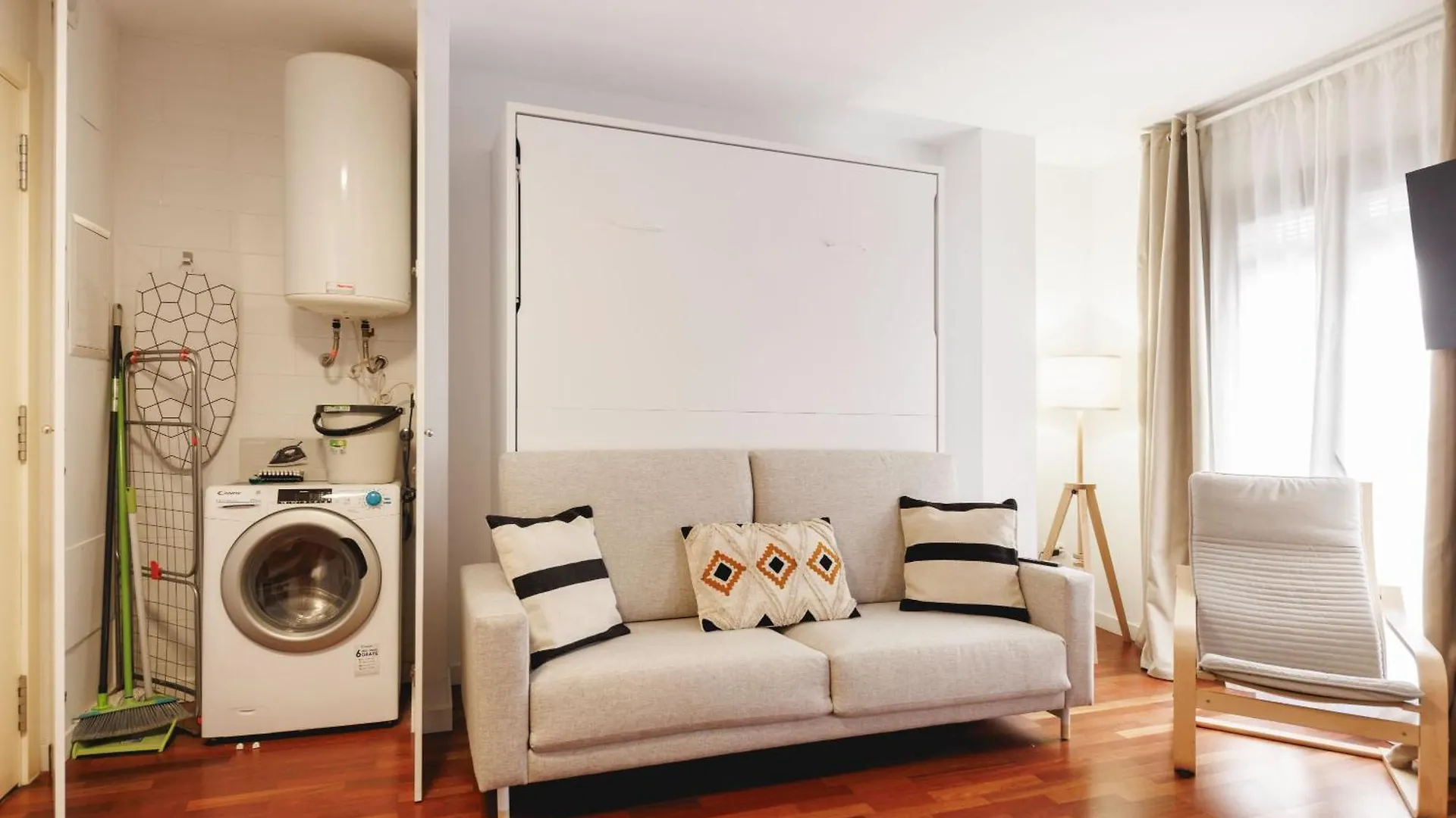 Bravissimo Placa Catalunya Studio, Monthly Apartment Girona